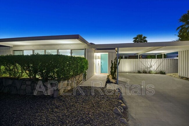 Building Photo - 3133 N Sunnyview Dr