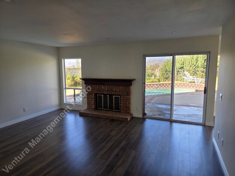 Building Photo - 725 Azure Hills Dr