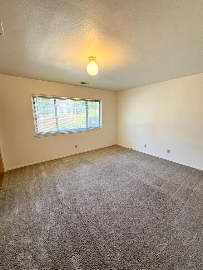 Building Photo - 4 Bedroom, 2 Bath River Park Home – Cul-de-Sac Location | Sacramento, CA