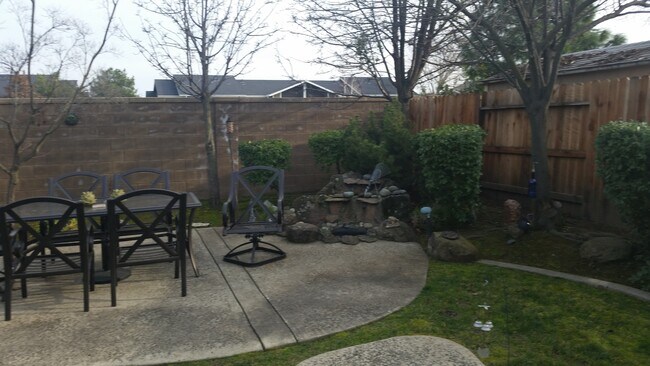 Building Photo - 1511 Eriswell Dr