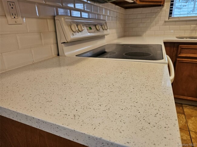 Building Photo - 3 Briarcliff Dr S