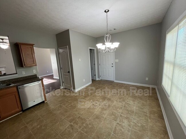 Building Photo - 410 26th Ct