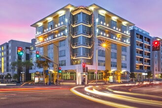 Building Photo - The Dylan