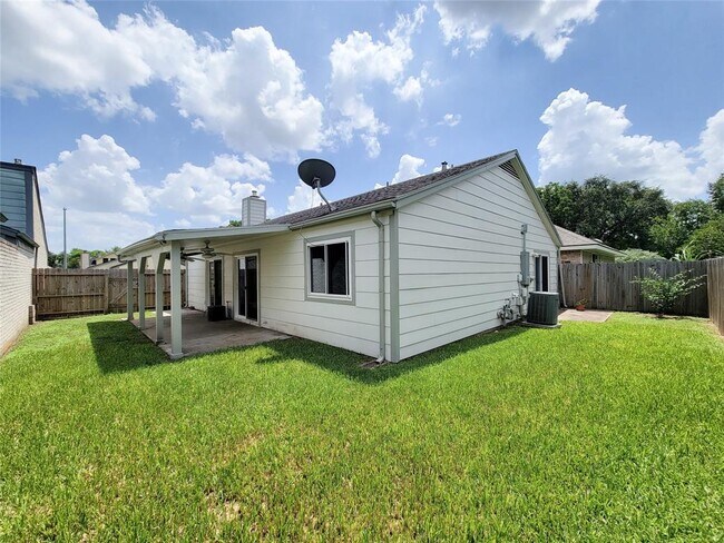 Building Photo - 13838 Walnut Hollow Ln