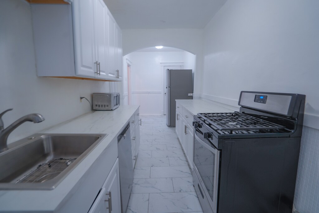 Building Photo - 750 Leland Ave