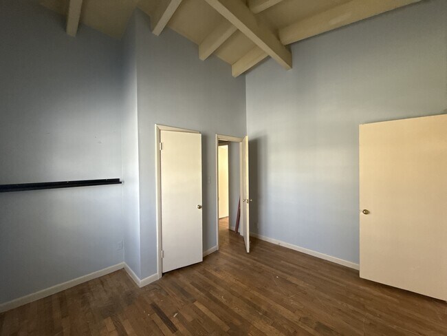 Building Photo - 1009 Hampton St NW