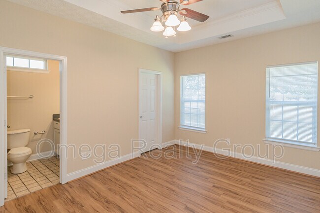Building Photo - 14 Oakleigh Dr