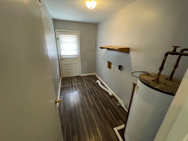 Building Photo - 261-263 Stuart Avenue Duplex