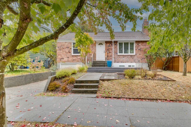 Primary Photo - Charming 4 Bed, 2.5 Bath Brick Bungalow in...