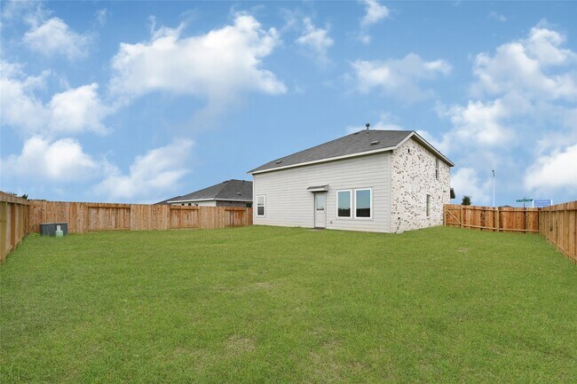 Building Photo - 201 Texas Pecan Dr
