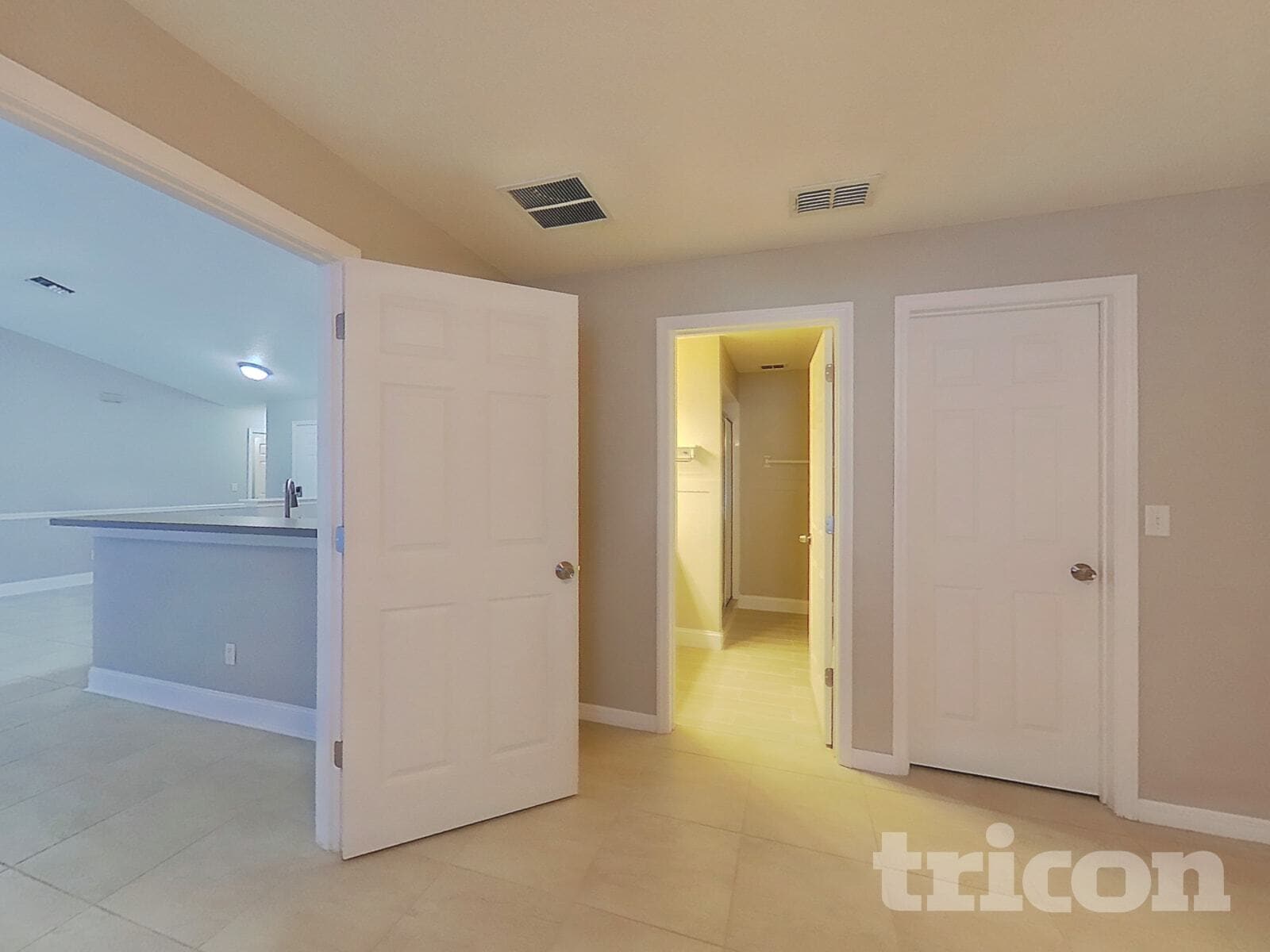 Building Photo - 409 N Dixie Dr