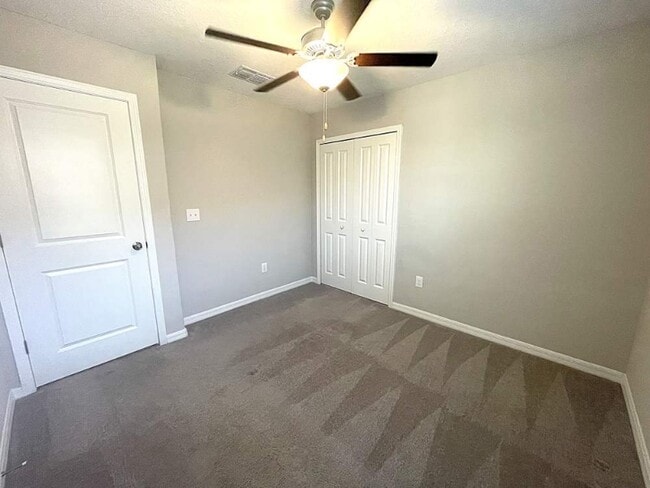 Building Photo - 15537 Miller Creek Dr