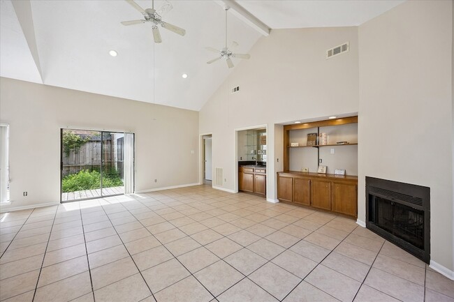 Building Photo - 8018 Cobblefield Ln