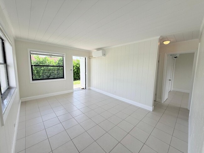 Building Photo - 1409 W 33rd St