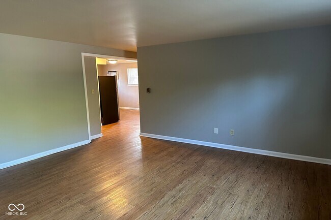 Building Photo - 4835 N Bolton Ave