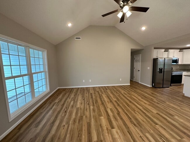 Building Photo - 177 Peregrine Pl