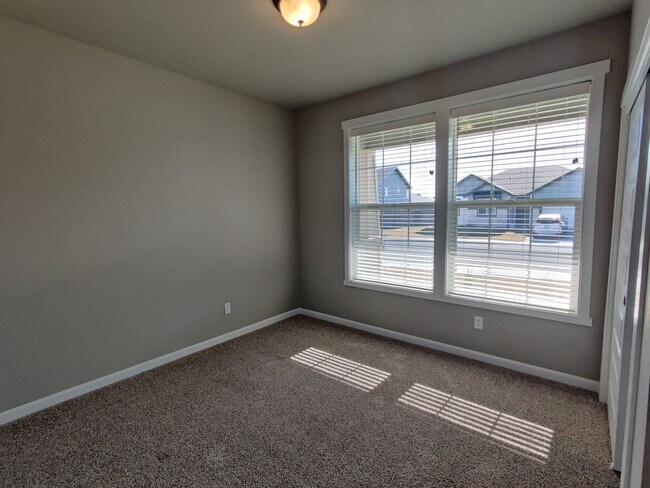 Building Photo - Gorgeous Newer Single Family Home in West ...