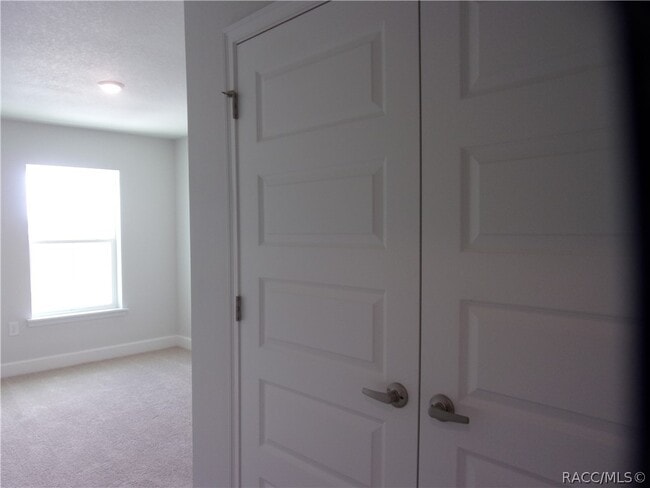 Building Photo - 215 Bittern Lp