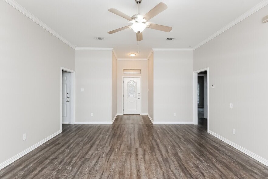 Building Photo - 1105 Brookhaven Dr