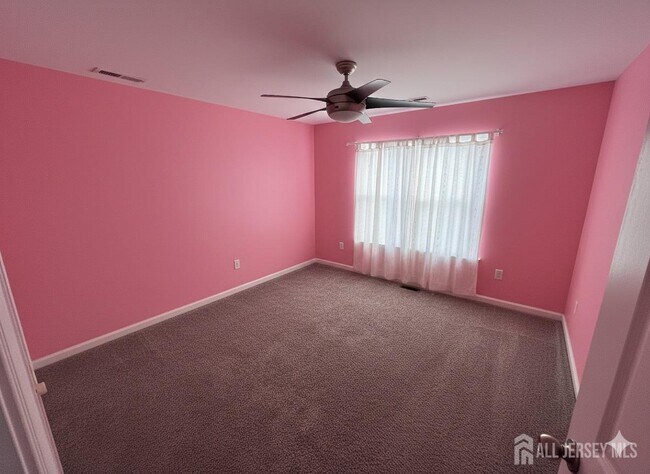 Building Photo - 4 Cobblers Cir