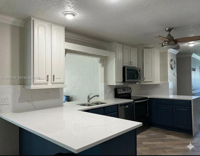 Building Photo - 633 NE 2nd St