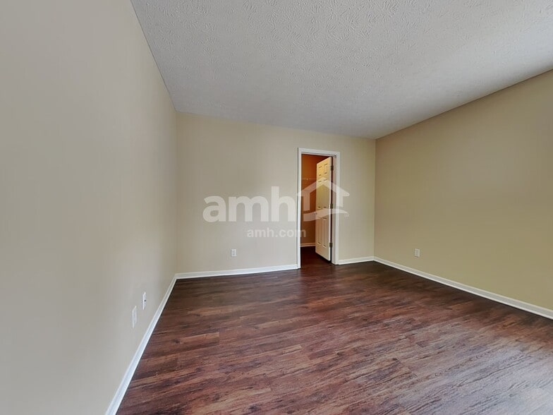 Building Photo - 3455 Lakebrook Ct