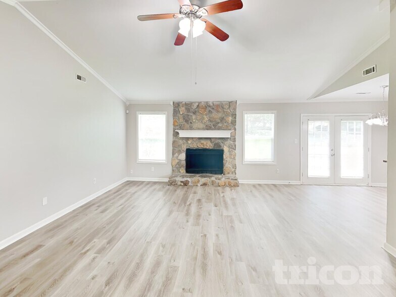 Building Photo - 125 Birch Creek Cir