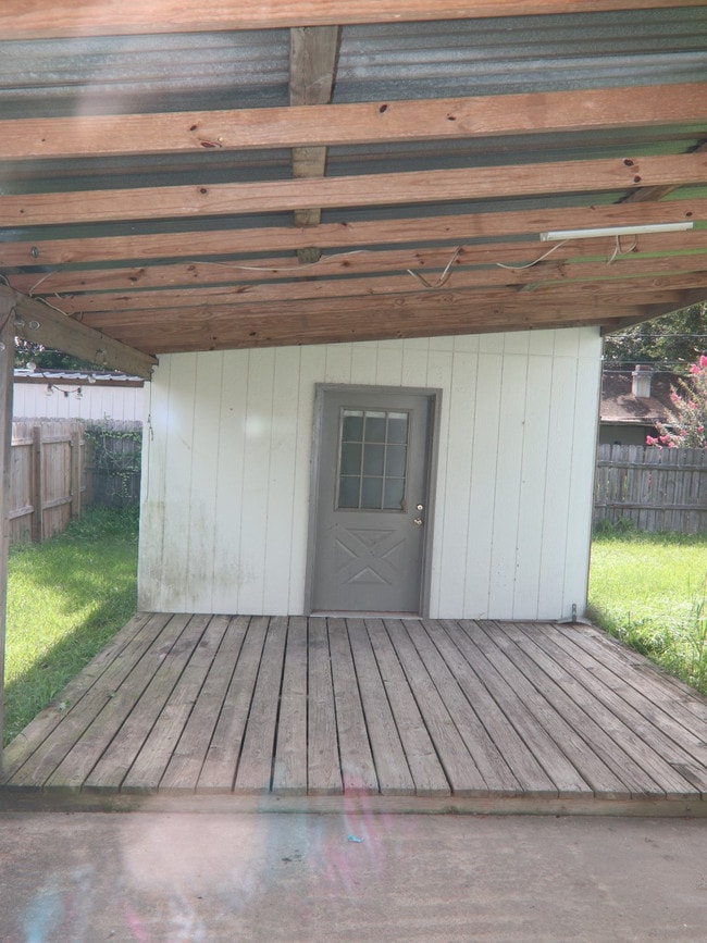 Building Photo - 5680 Brett Ln