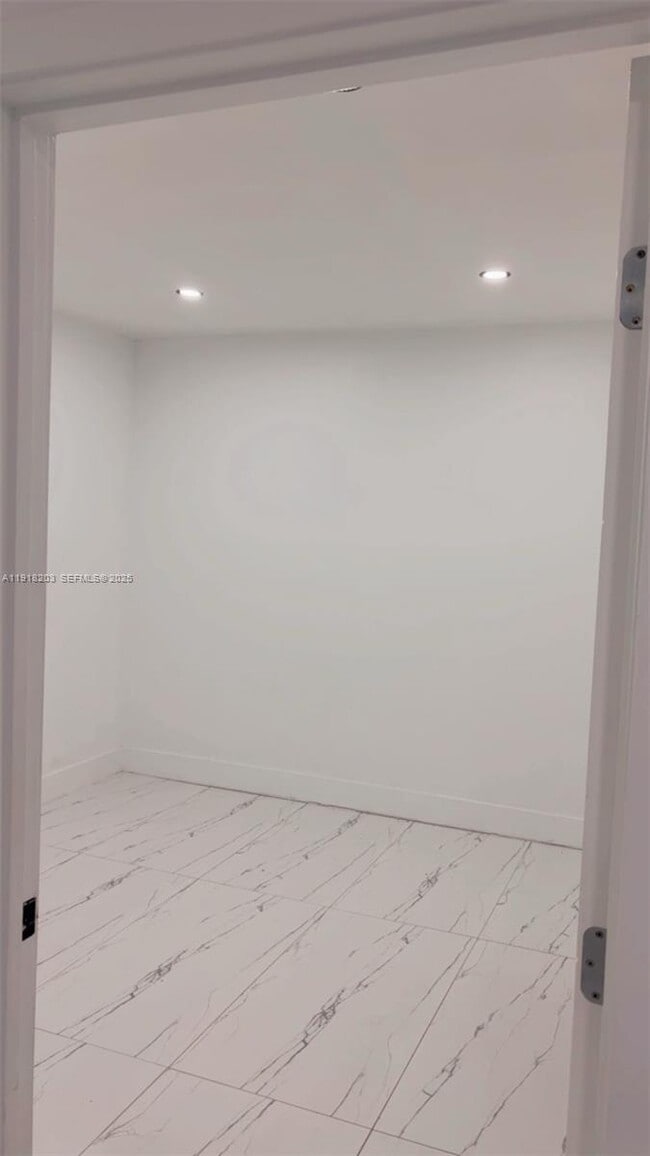 Building Photo - 728 NW 171st St