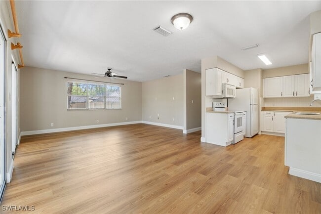 Building Photo - 5020 Hickory Wood Dr