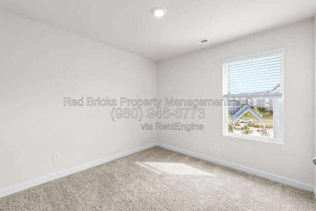 Building Photo - 7211 Bryce Ave
