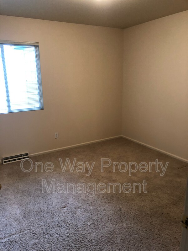 Building Photo - 243 N 48th Ave Ct