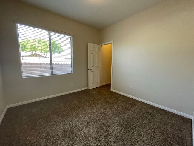 Building Photo - Beautiful Single Story Home in Gated Commu...