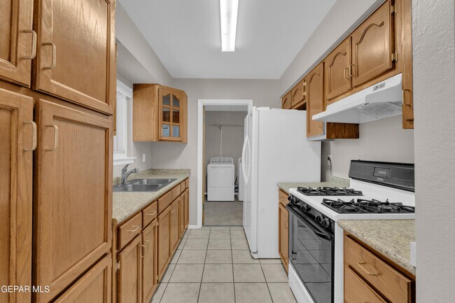 Building Photo - 228 Caribe Cir