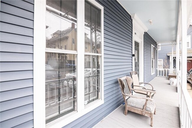 Building Photo - 218 1/2-193 Power St