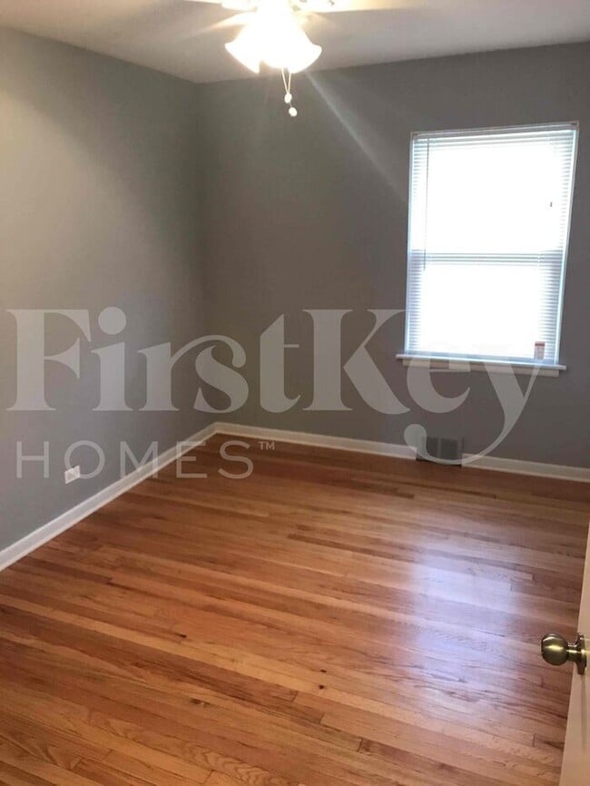 Building Photo - 1407 Evers Ave