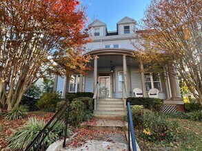 Building Photo - Brookland Grand 4917 sqft 8bd 3.5bth Home | Huge Front Porch | Large Back Yard