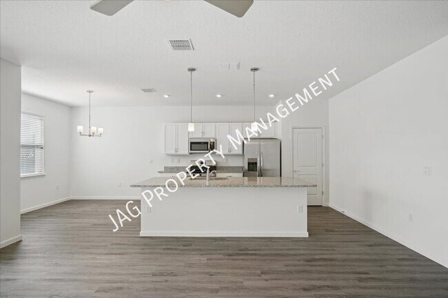 Building Photo - 516 Fredericksburg St