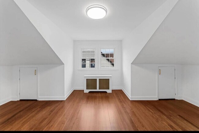 Building Photo - 70 Normandy Rd