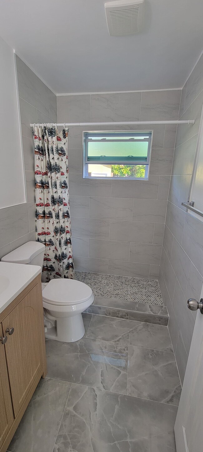 Building Photo - 102 Alabama Rd S