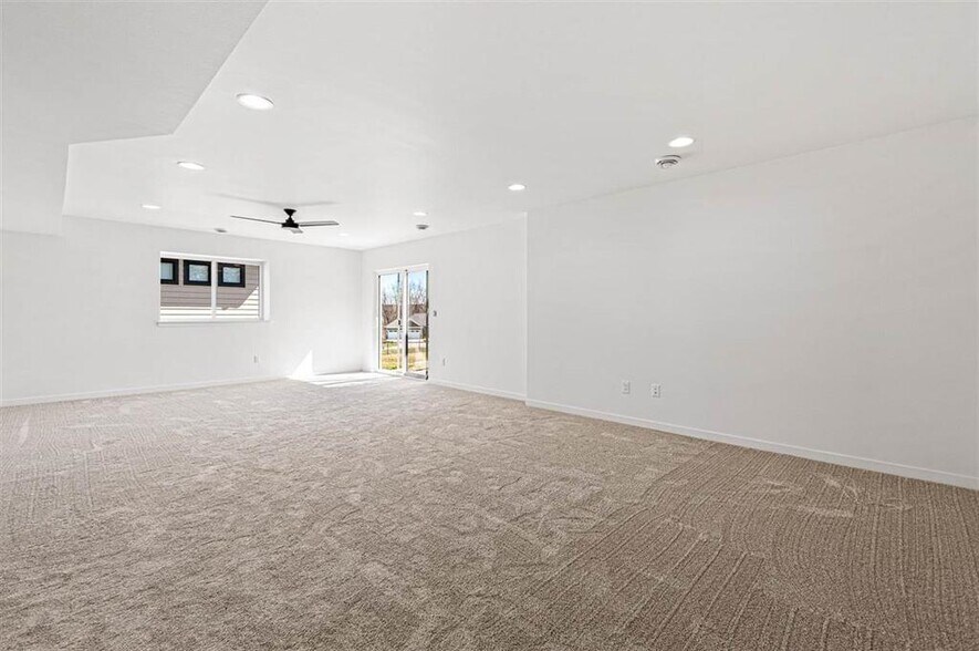 Building Photo - 386 Sierra Trce