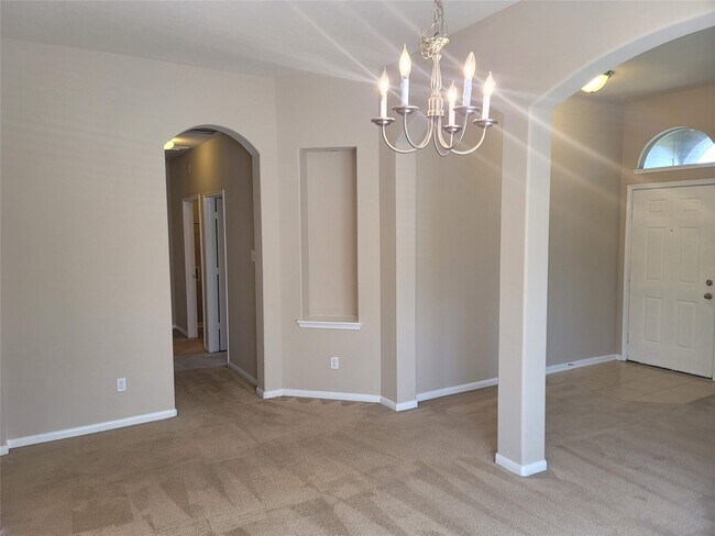 Building Photo - 1010 Hannah Falls Ln