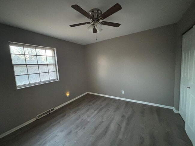 Building Photo - Spacious 4 Bedroom/ 2 Bath Home for Rent !