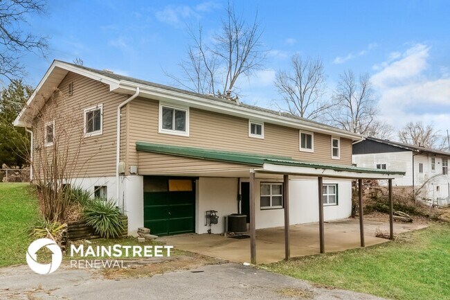 Building Photo - 1535 W Highview