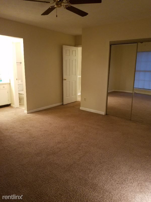 Building Photo - 5091 Village Green Way