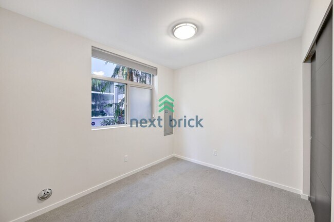 Building Photo - 3 BED & 2.5 BATH SINGLE FAMILY HOUSE FOR RENT