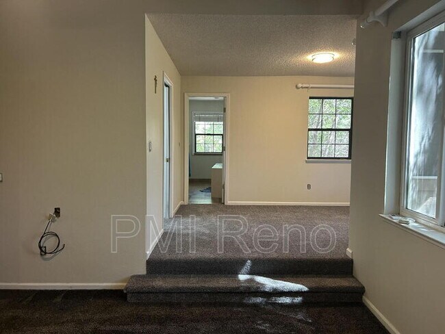 Building Photo - 1106 Happy Valley Ct