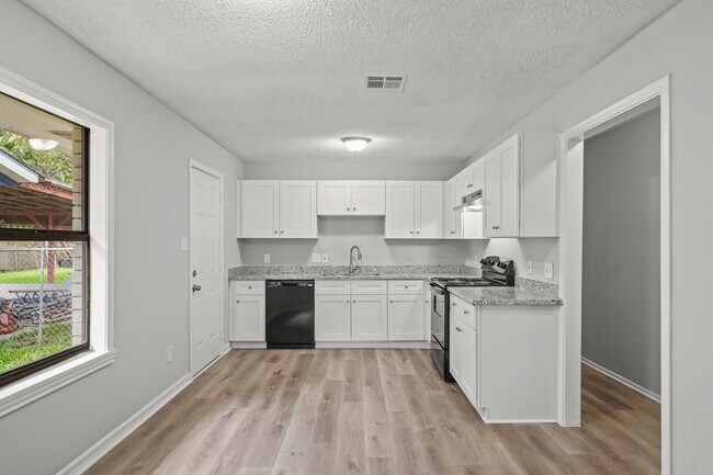 Building Photo - 1100 Gilbert Ave