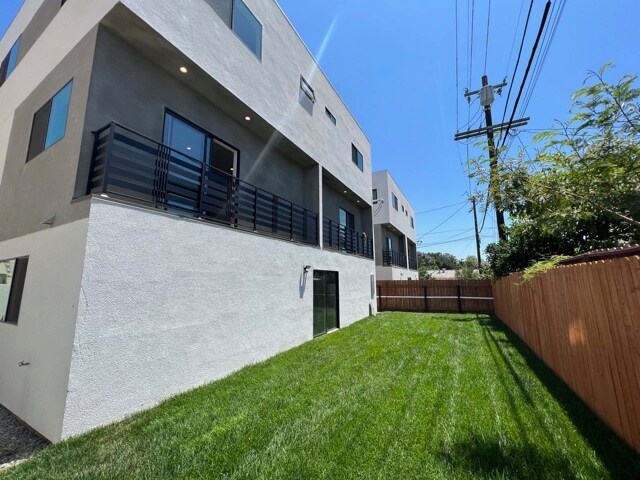 Building Photo - 6619 Beck Ave