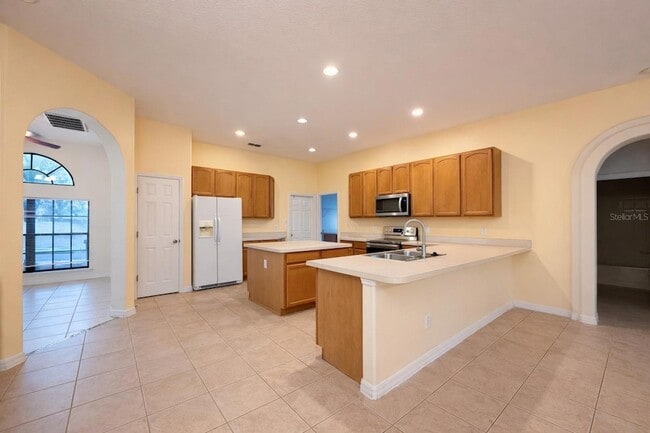 Building Photo - 540 Coventry Rd